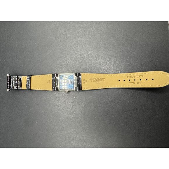 Tissot 1853 T02 Women\'s Date Just Wristwatch Quartz T090310A Sapphire Crystal main image 14